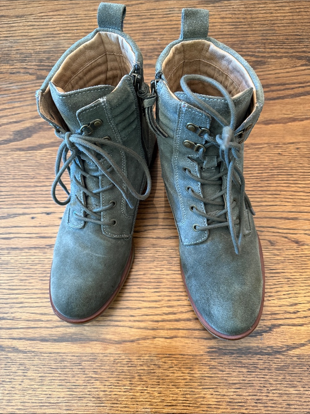 Söfft women’s gorpcore Söfft Waterproof Olive Suede Lace Up Combat Ankle Boots 9